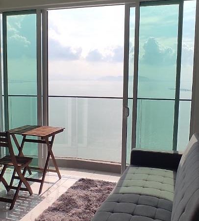 Infinite Seaview With Penang Bridge Suite With Sunrise Up To 11 Person Bayan Lepas Exterior photo