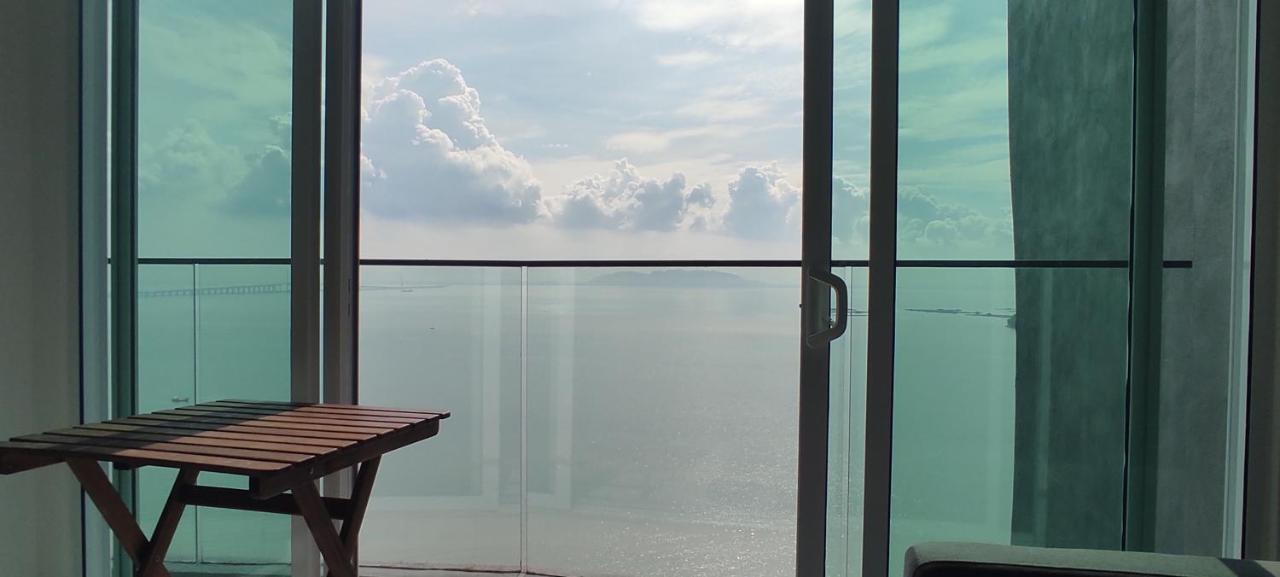 Infinite Seaview With Penang Bridge Suite With Sunrise Up To 11 Person Bayan Lepas Exterior photo