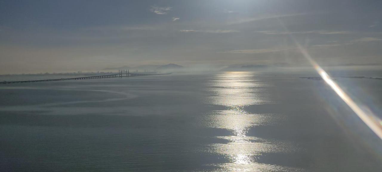Infinite Seaview With Penang Bridge Suite With Sunrise Up To 11 Person Bayan Lepas Exterior photo
