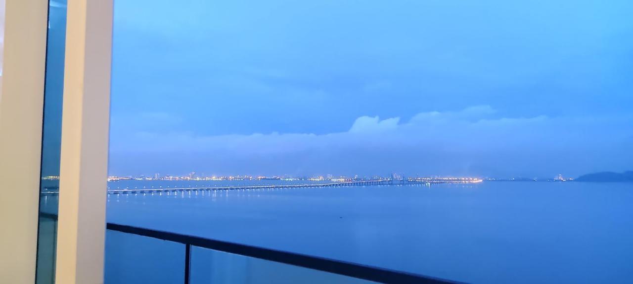 Infinite Seaview With Penang Bridge Suite With Sunrise Up To 11 Person Bayan Lepas Exterior photo
