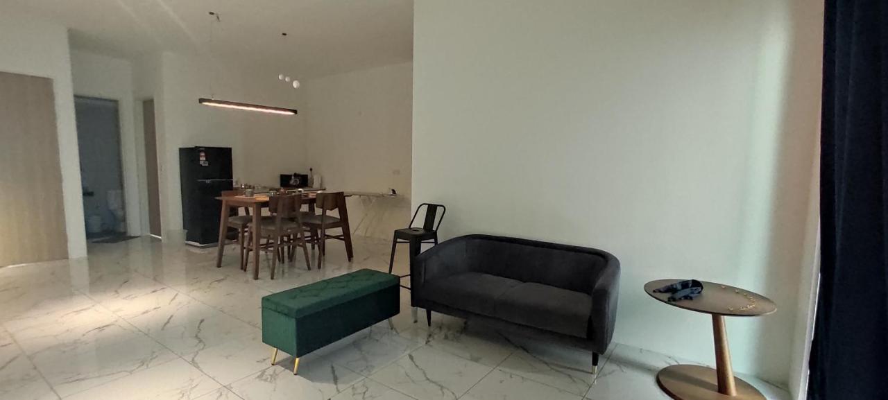 Infinite Seaview With Penang Bridge Suite With Sunrise Up To 11 Person Bayan Lepas Exterior photo