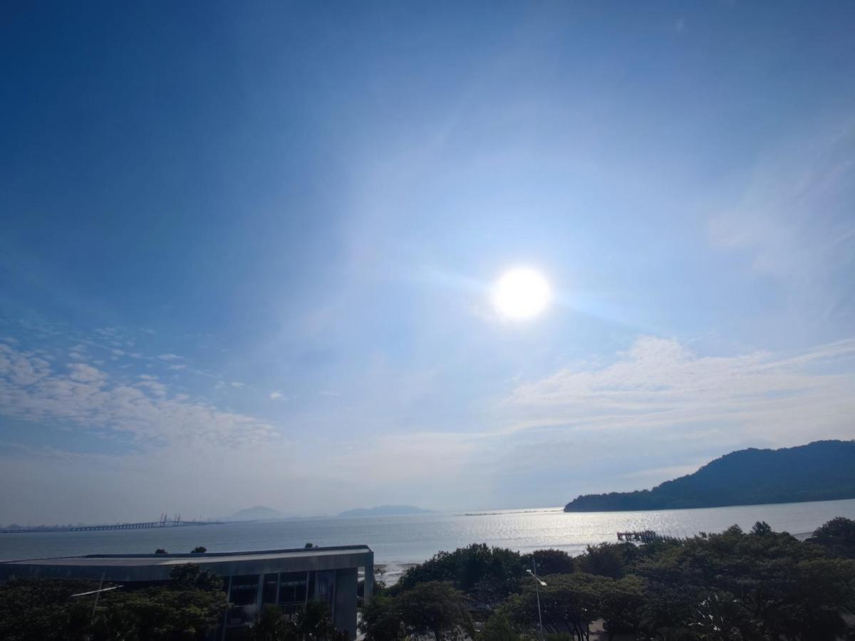 Infinite Seaview With Penang Bridge Suite With Sunrise Up To 11 Person Bayan Lepas Exterior photo