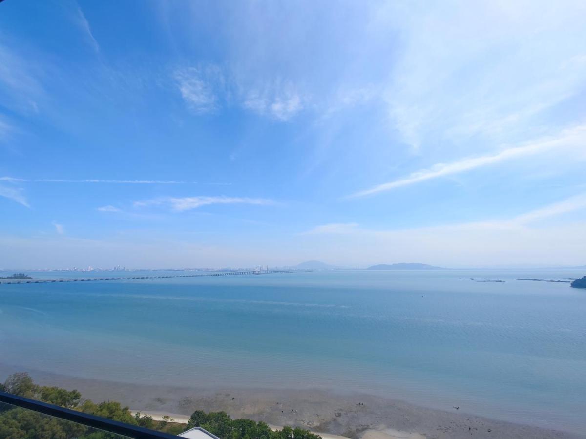 Infinite Seaview With Penang Bridge Suite With Sunrise Up To 11 Person Bayan Lepas Exterior photo