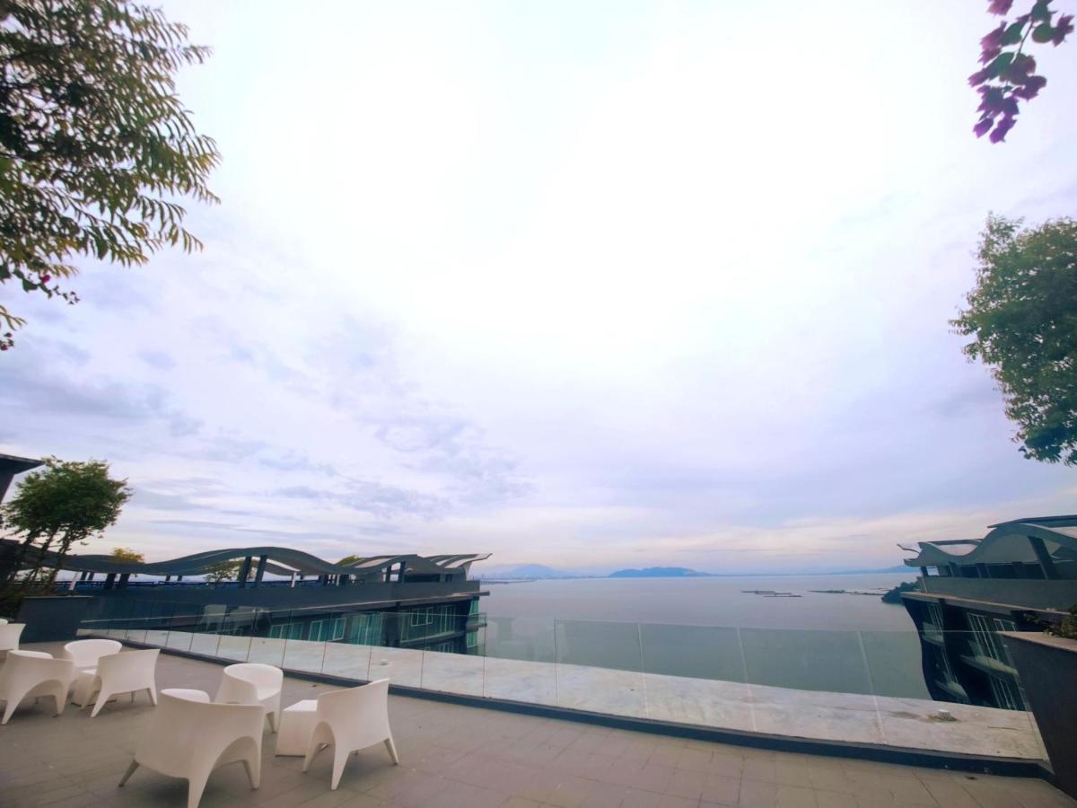 Infinite Seaview With Penang Bridge Suite With Sunrise Up To 11 Person Bayan Lepas Exterior photo